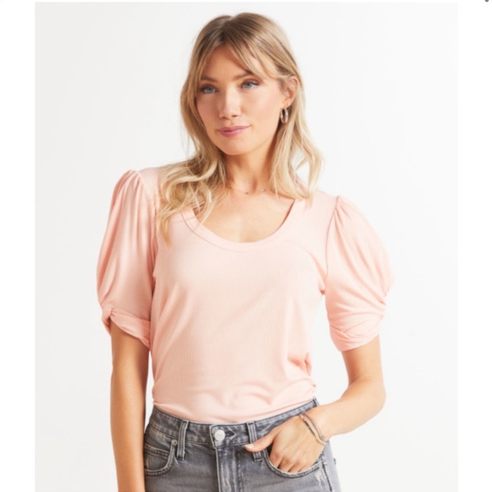 Evereve Stevie Twist Sleeve Top (Sz M) NWT